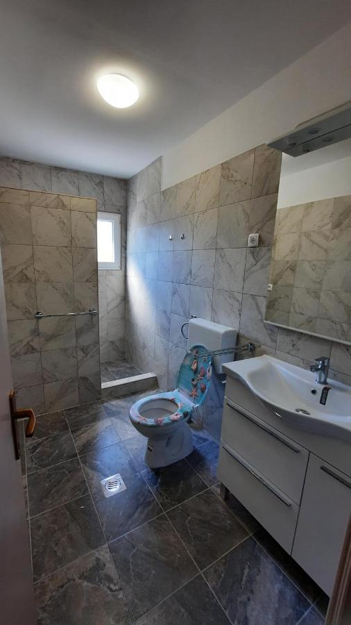 Apartment Pinoapplosinj เวลิโลชิน ภายนอก รูปภาพ