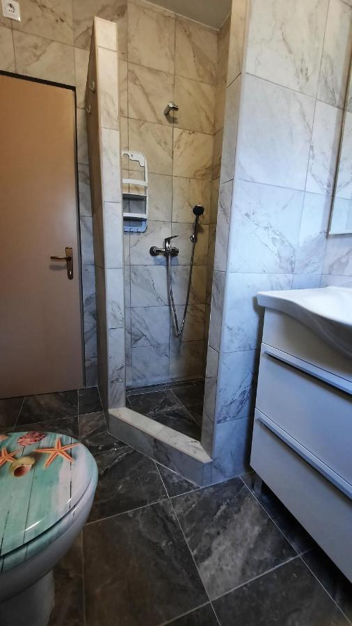 Apartment Pinoapplosinj เวลิโลชิน ภายนอก รูปภาพ