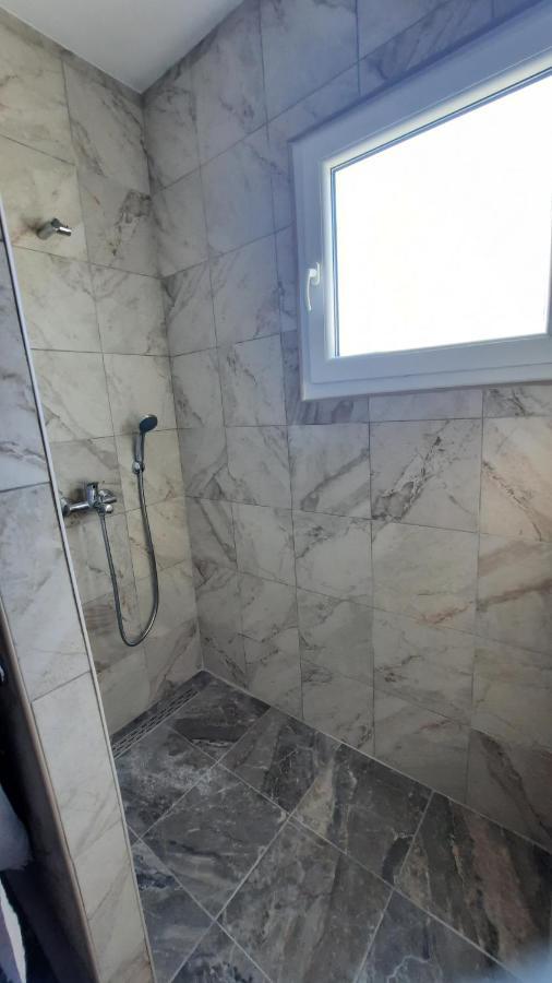 Apartment Pinoapplosinj เวลิโลชิน ภายนอก รูปภาพ