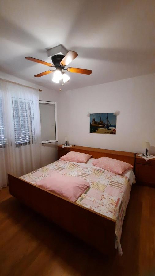 Apartment Pinoapplosinj เวลิโลชิน ภายนอก รูปภาพ