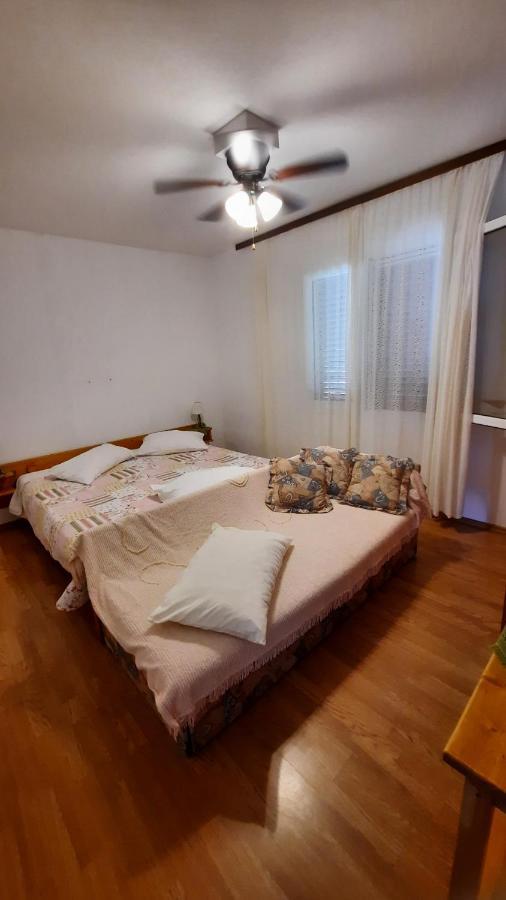 Apartment Pinoapplosinj เวลิโลชิน ภายนอก รูปภาพ