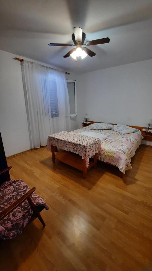 Apartment Pinoapplosinj เวลิโลชิน ภายนอก รูปภาพ